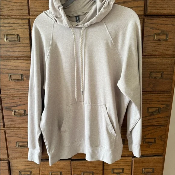 Vuori Halo Oversized Hoodie Oyster Heather
Size XSmall - Picture 6 of 7